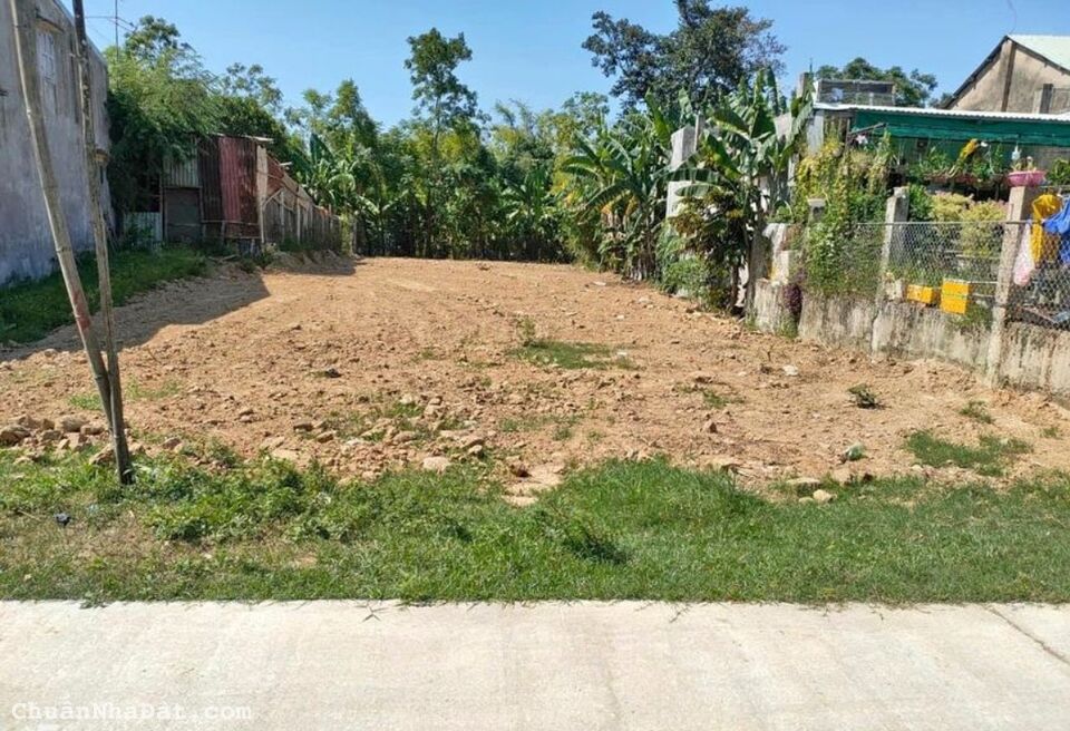 Duy nhất 1 lô ngang 8m, sát quốc lộ 1A , chỉ 516tr Duy nhất 1 lô ngang 8m, sát quốc lộ 1A , chỉ 516tr