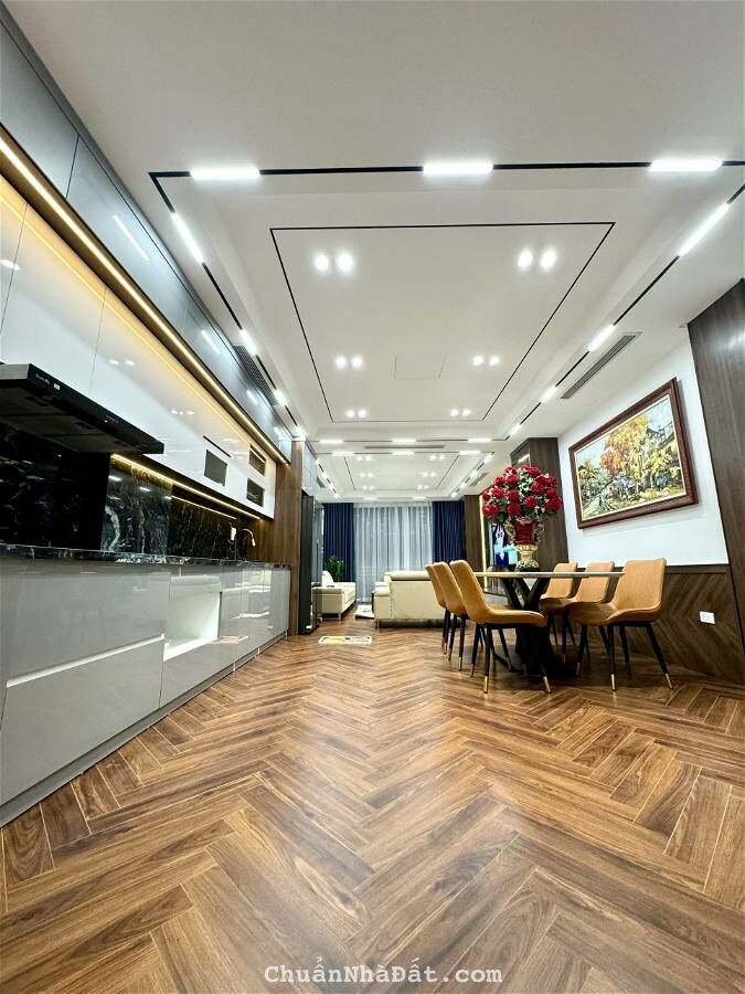 SIÊU PHẨM NGỌC LÂM - LONG BIÊN, 7 TẦNG THANG MÁY, GARA, KINH DOANH, FULL NỘI THẤT XỊN SÒ