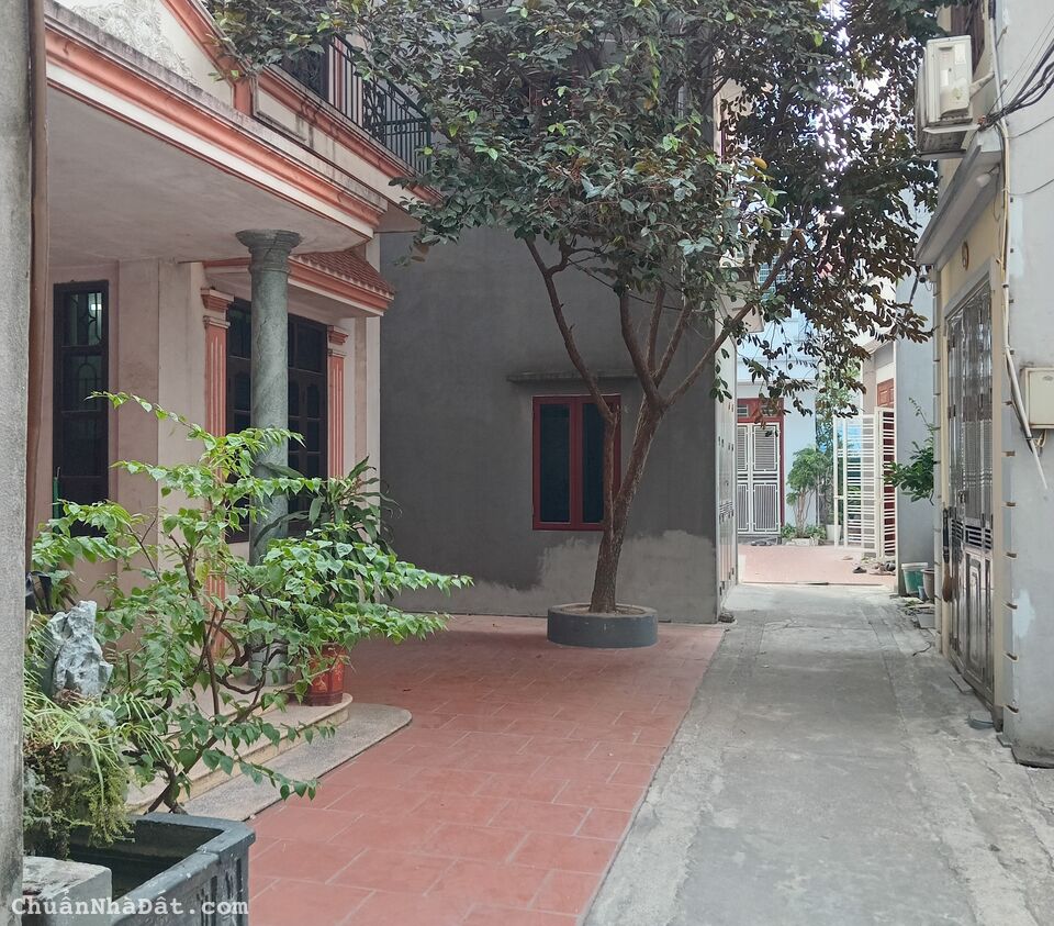 NHÀ THẠCH BÀN-LONG BIÊN, CĂN GÓC DÂN XÂY, Ô TÔ ĐỖ CỬA, 10M RA Ô TÔ TRÁNH, 66M2 GIÁ 3,9TỶ