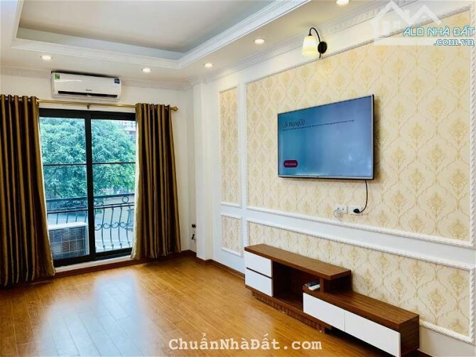 Bán nhà cực hiếm phố Cổ Linh 35m2, 5 tầng, gần ngõ thông, ô tô đỗ cửa. Giá 3,5 tỷ