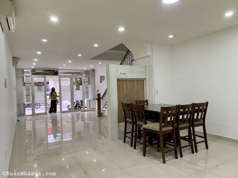 Cho thuê nhà phố nguyên căn 1 trệt, 1 lầu, tiện vừa ở vừa kinh doanh tại Vsip 1, Thuận An, BD