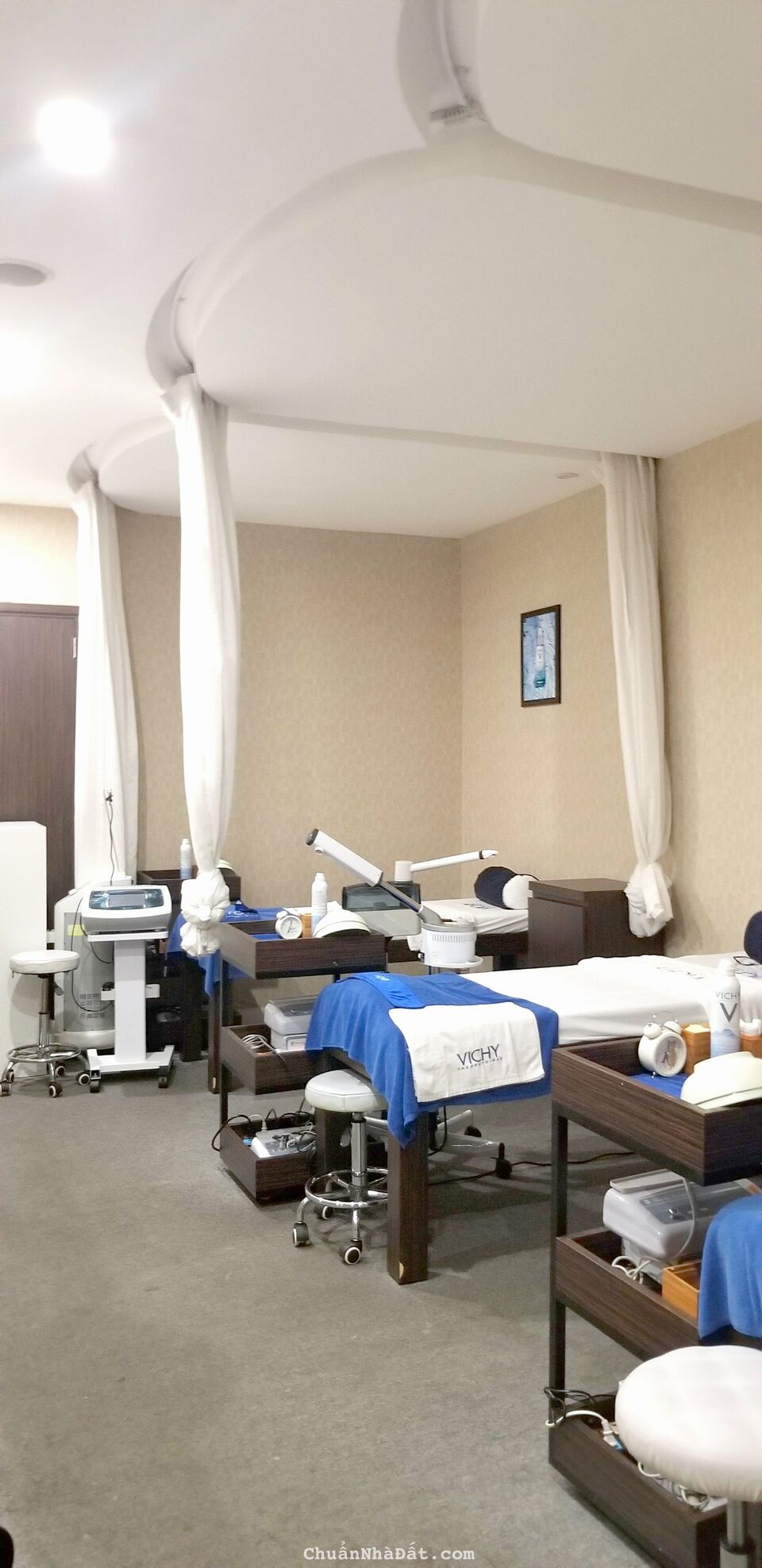 NGÃ 4 HÀNG XANH CHO THUÊ MBKD 1 TRỆT 2 LẦU, NHÀ MỚI TRỐNG SUỐT