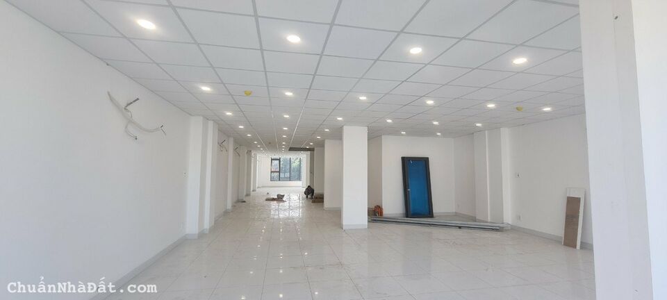 Cho thuê VĂN PHÒNG CHÍNH CHỦ - MỚI XÂY - MẶT TIỀN đường Bạch Đằng, P.2, Tân Bình. DT 35 - 180m2