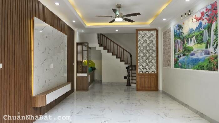 Tây Hồ - Nhà mới kính koong- Ô tô – Hoa hậu 5 Tầng- Tặng nội thất xịn xò–Sổ vuông- 4 tỷ 