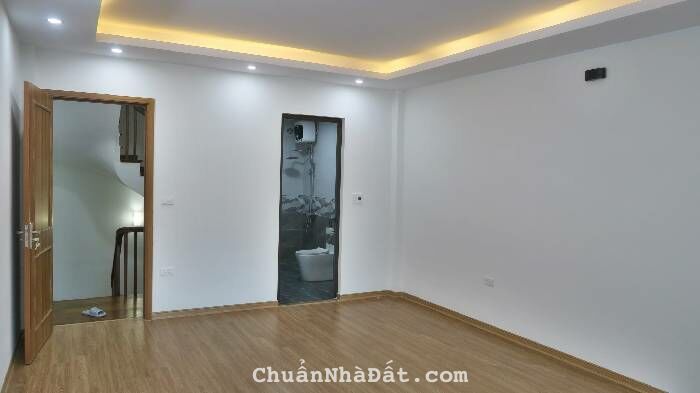 Tây Hồ - Nhà mới kính koong- Ô tô – Hoa hậu 5 Tầng- Tặng nội thất xịn xò–Sổ vuông- 4 tỷ 