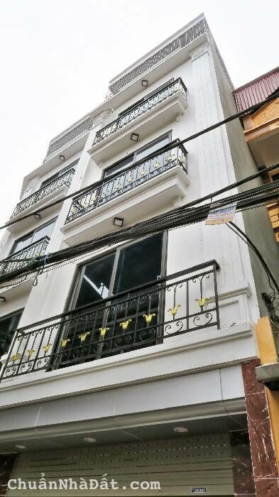 Tây Hồ - Nhà mới kính koong- Ô tô – Hoa hậu 5 Tầng- Tặng nội thất xịn xò–Sổ vuông- 4 tỷ 