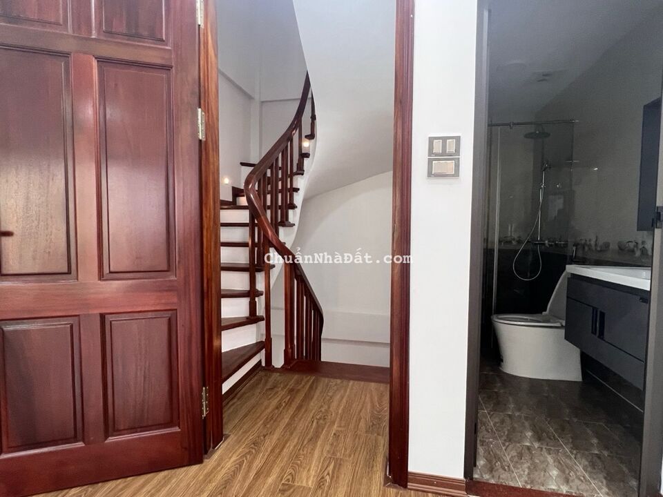 Tây Hồ - 5 tầng mới tinh- Cách 10m ô tô tránh – Sổ vuông đẹp- Mặt tiền 4m -  4.55 tỷ