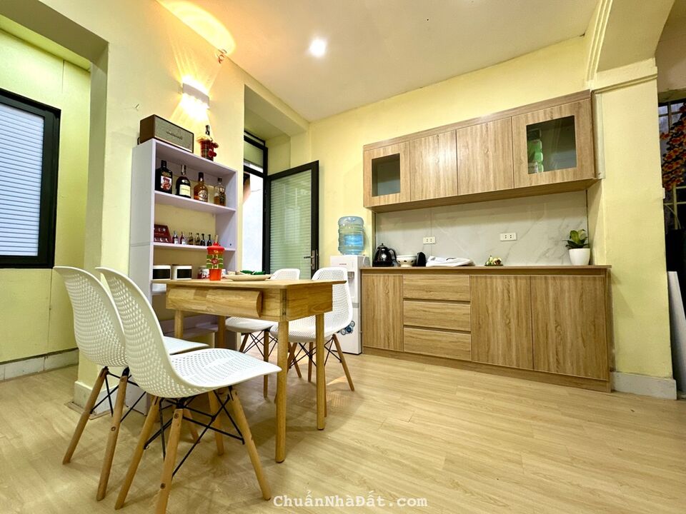 Trung Tâm – Cửa Bắc – Cạnh hồ Trúc Bạch – Nhà đẹp 2 tầng – Mặt tiền 4m –Sổ đỏ - 1.78 tỷ 