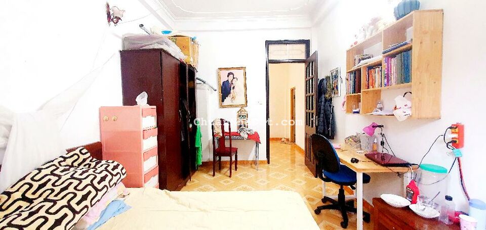 Tây Hồ - Mặt phố cách 30m – 5 tầng ở ngay – Sổ đỏ vuông đẹp – 3 tỷ. 