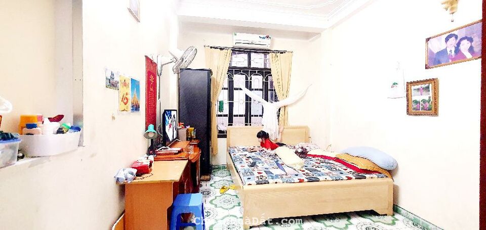 Tây Hồ - Mặt phố cách 30m – 5 tầng ở ngay – Sổ đỏ vuông đẹp – 3 tỷ. 