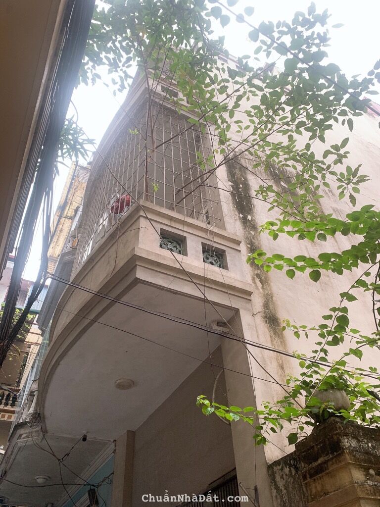 Hoàng Hoa Thám- Mặt ngõ thông- Nhà đẹp 4 tầng – 3 PN rộng- Full nội thất xịn – 4.85 tỷ 