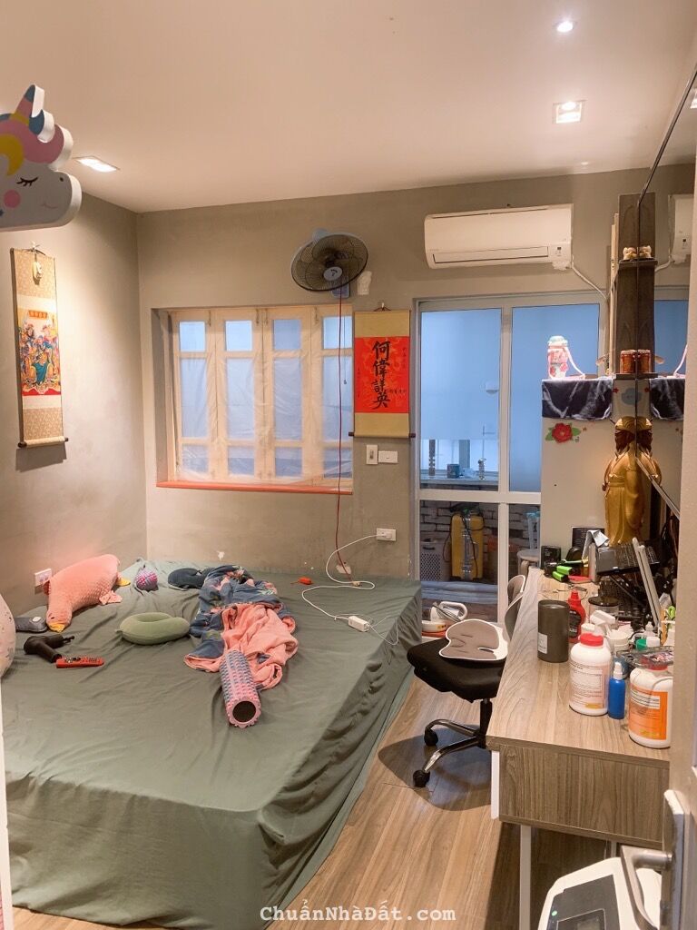 Hoàng Hoa Thám- Mặt ngõ thông- Nhà đẹp 4 tầng – 3 PN rộng- Full nội thất xịn – 4.85 tỷ 