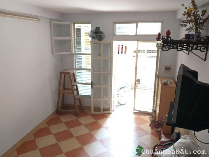 Tây Hồ- Lạc Long Quân -Ngõ ô tô – Nhà 3 tầng đẹp ở ngay- Sổ đỏ vuông– 3.3 tỷ 