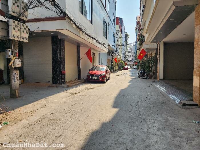 Tây Hồ - Lạc Long Quân-Phân Lô Cán Bộ- Ô tô đỗ cửa –2 mặt thoáng sáng- 3.85tỷ. 