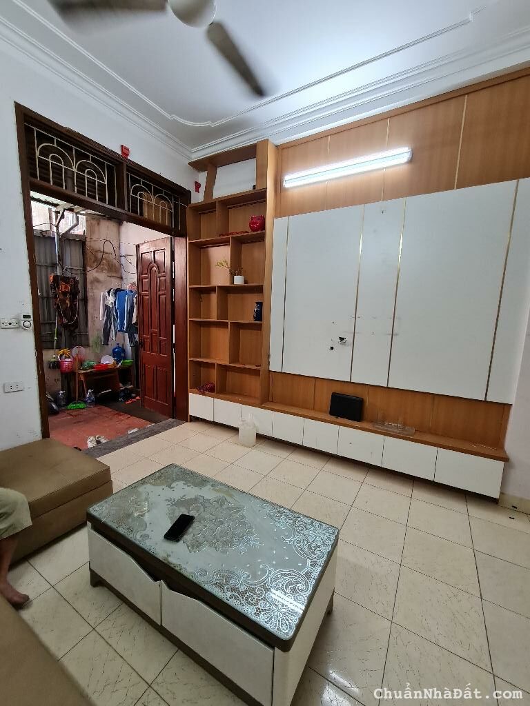 Ngõ 269 Lạc Long Quân- 40m sổ đỏ vuông đẹp- Thêm 28m sân để xe- 4.3 tỷ 