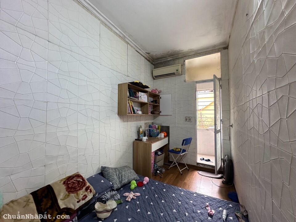 Siêu phẩm Ba Đình- 4 tầng 2 ngủ- Gần ô tô – Sổ đỏ vuông-1.65 tỷ Siêu phẩm Ba Đình- 4 tầng 2 ngủ- Gần ô tô – Sổ đỏ vuông-1.65 tỷ