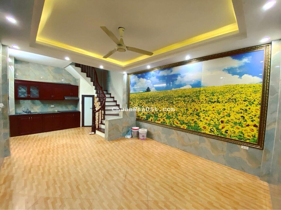 Tây Hồ- Khu phân lô VIP-Cạnh CIPUTRA- Ô tô cách nhà 5m- Mặt tiền 7.2m- 4.35 tỷ 