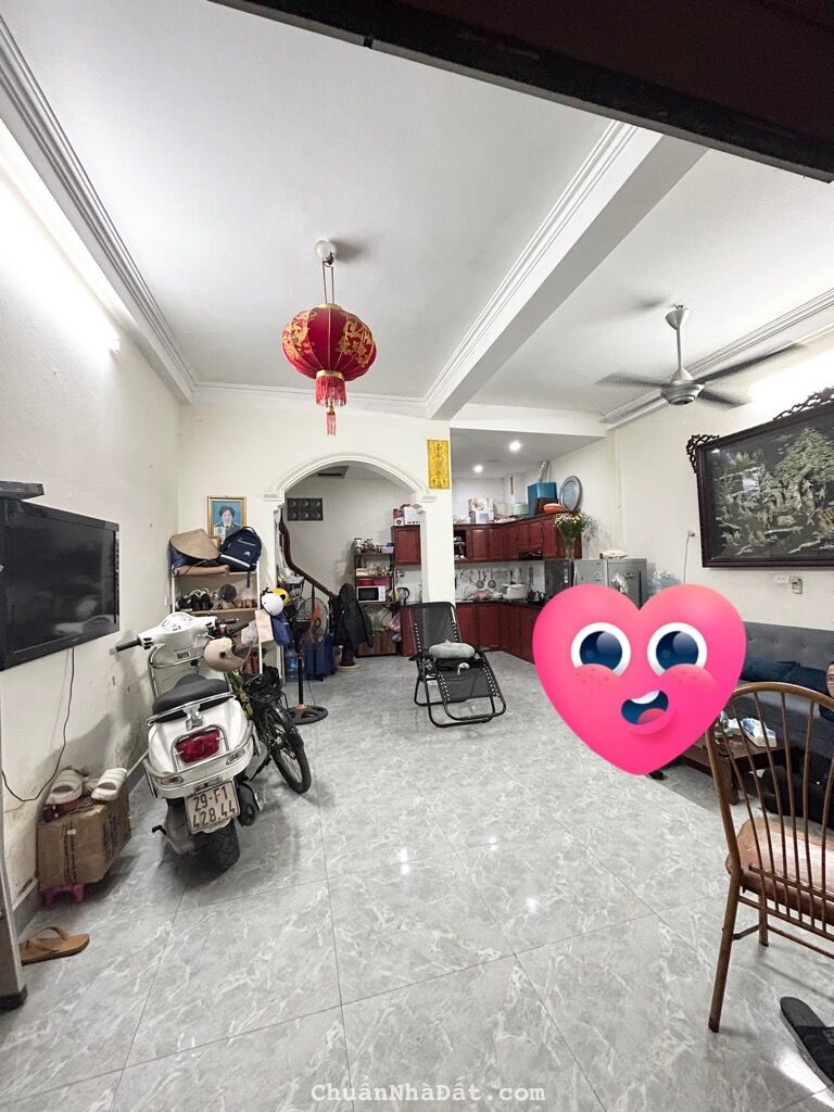 Tây Hồ- Ngõ 66 Võng Thị - Nhà đẹp 3 tầng ở ngay- 36m Sổ đỏ - Mặt Tiền khủng 5m – 3.5 tỷ