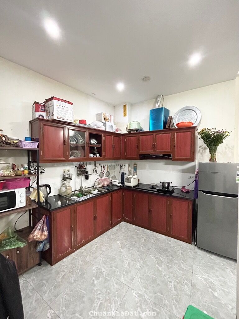 Tây Hồ- Ngõ 66 Võng Thị - Nhà đẹp 3 tầng ở ngay- 36m Sổ đỏ - Mặt Tiền khủng 5m – 3.5 tỷ