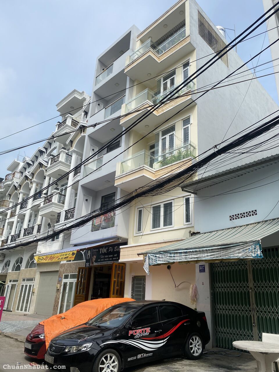 Nhà phía sau Vincom Phan Văn Trị, P5, GV. Trệt lững 3 lầu (4m x 20m) giá: 10,5ty TL 