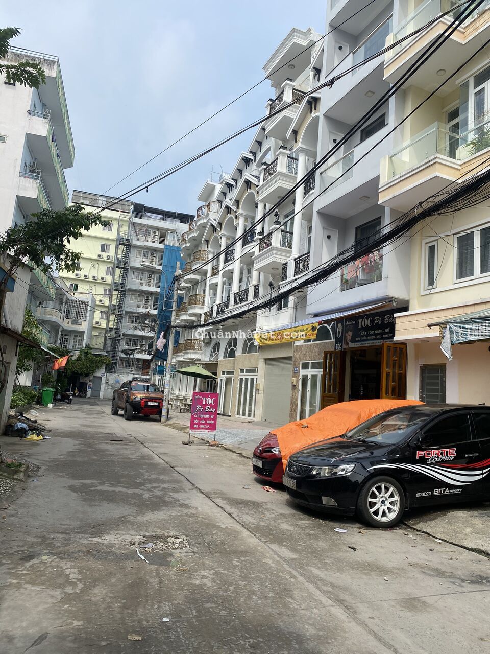 Nhà phía sau Vincom Phan Văn Trị, P5, GV. Trệt lững 3 lầu (4m x 20m) giá: 10,5ty TL 