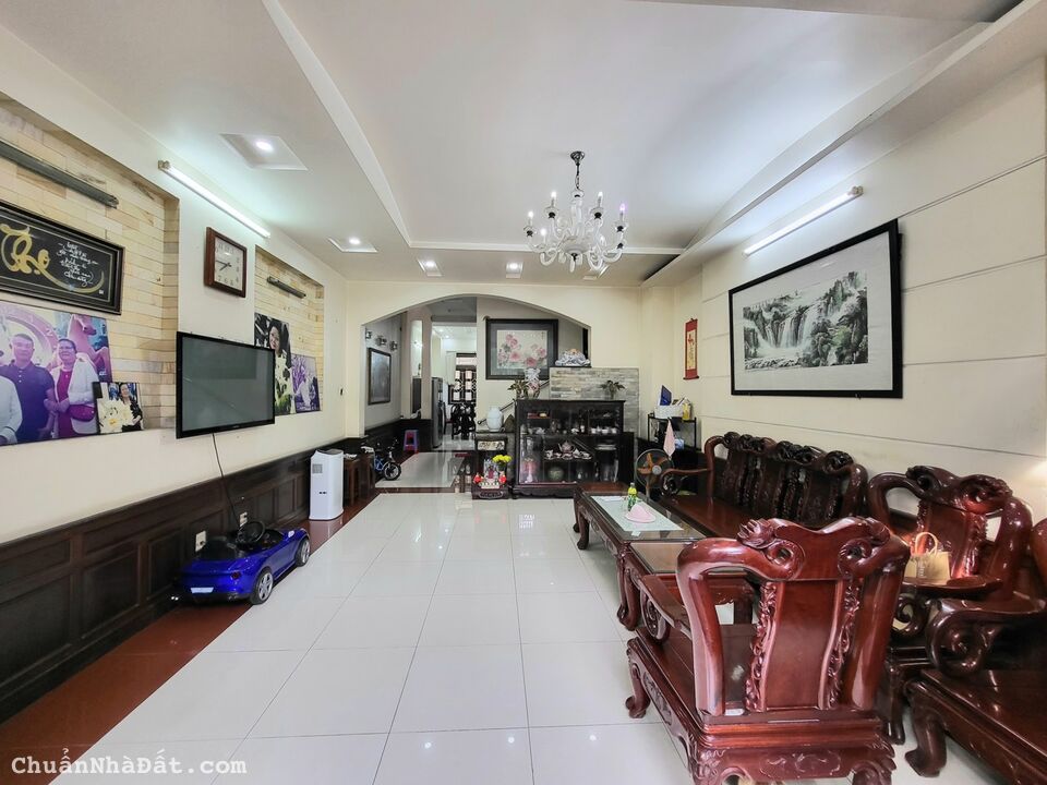 Nhà Phạm Huy Thông, P.7, GV. Trệt 3 lầu, (5m x 18m) có thang máy giá 13,5ty TL