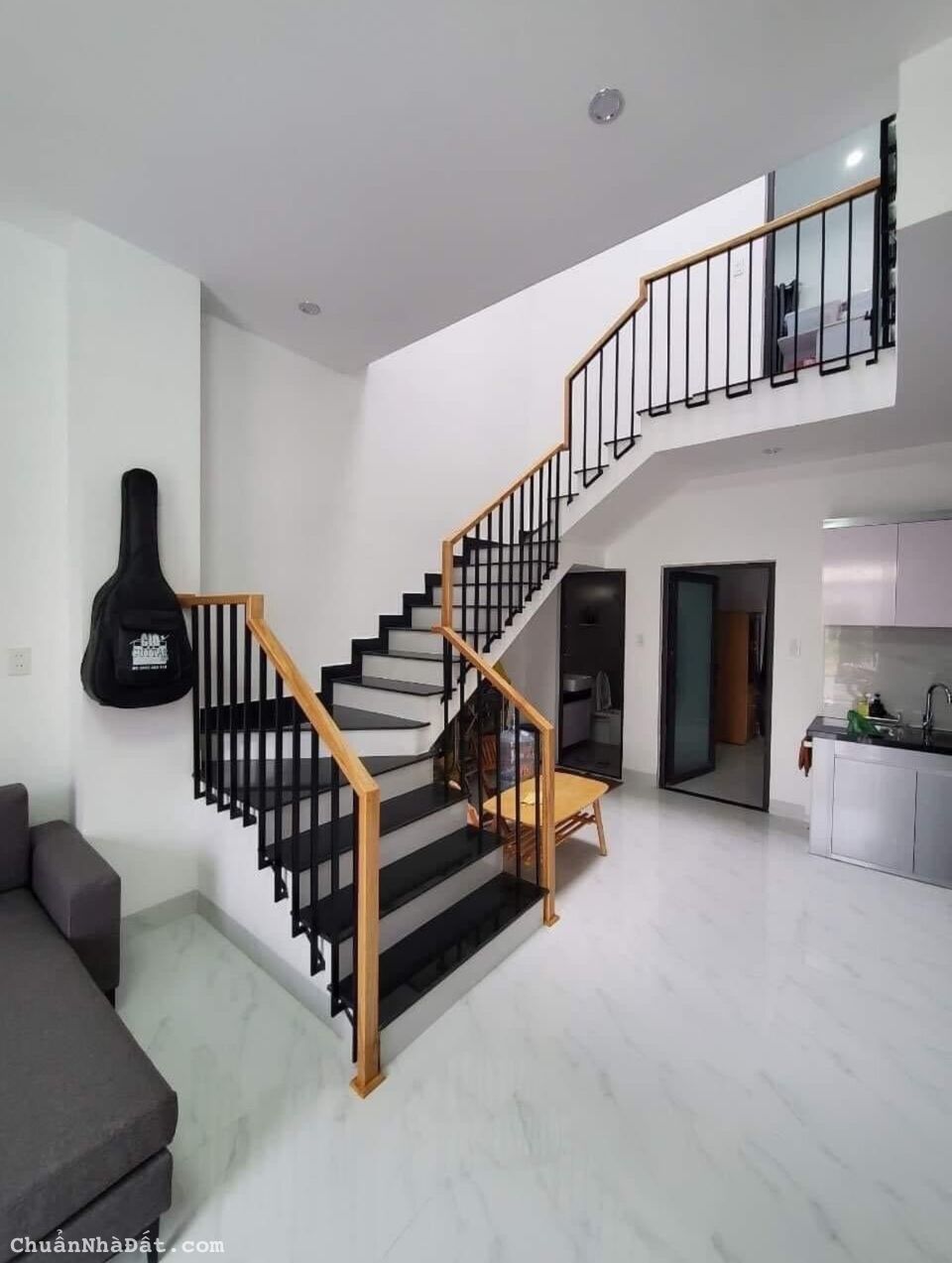 Cần bán nhà 1 trệt 1 lầu gần Bệnh Viện Da Liễu Đồng Khởi Cần bán nhà 1 trệt 1 lầu gần Bệnh Viện Da Liễu Đồng Khởi