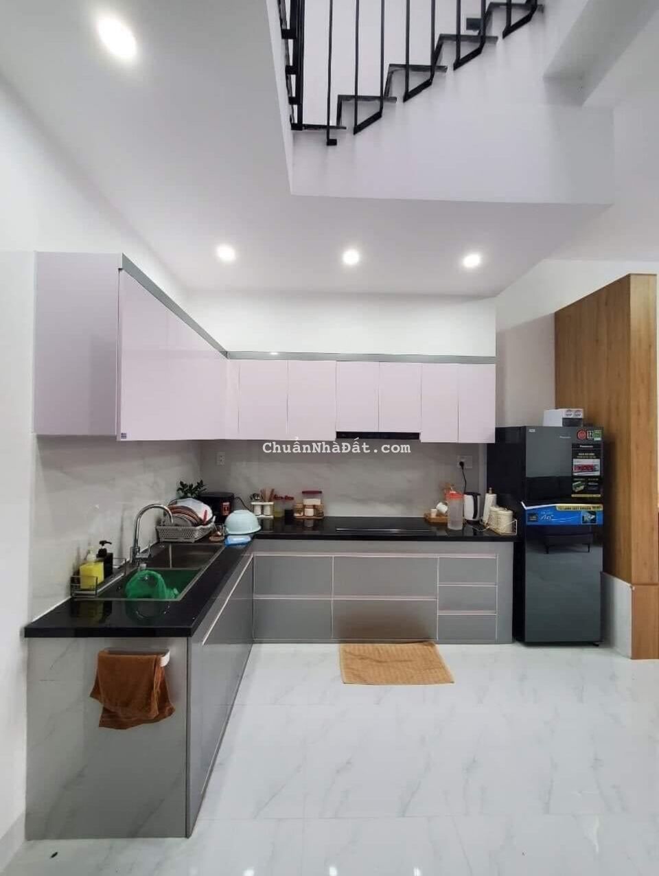 Cần bán nhà 1 trệt 1 lầu gần Bệnh Viện Da Liễu Đồng Khởi Cần bán nhà 1 trệt 1 lầu gần Bệnh Viện Da Liễu Đồng Khởi