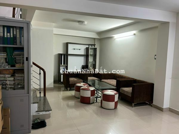 Cho thuê nhà 3 tầng mặt tiền đường Cô Giang ,  Hải Châu , Gần cầu Rồng 