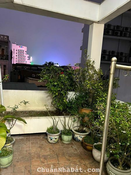 Cho thuê nhà 3 tầng mặt tiền đường Cô Giang ,  Hải Châu , Gần cầu Rồng 