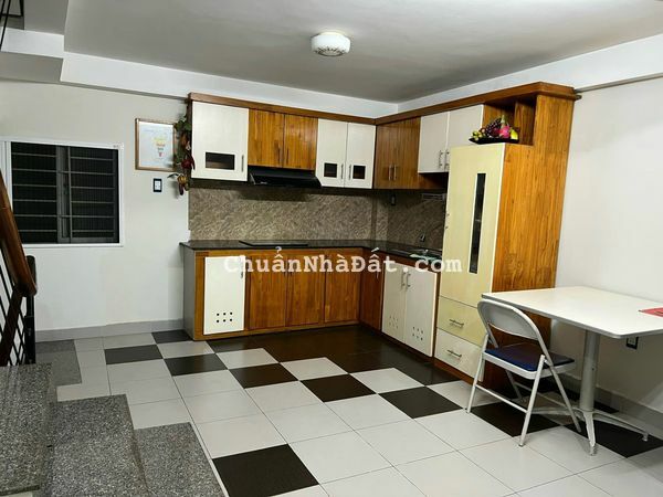 Cho thuê nhà 3 tầng mặt tiền đường Cô Giang ,  Hải Châu , Gần cầu Rồng 