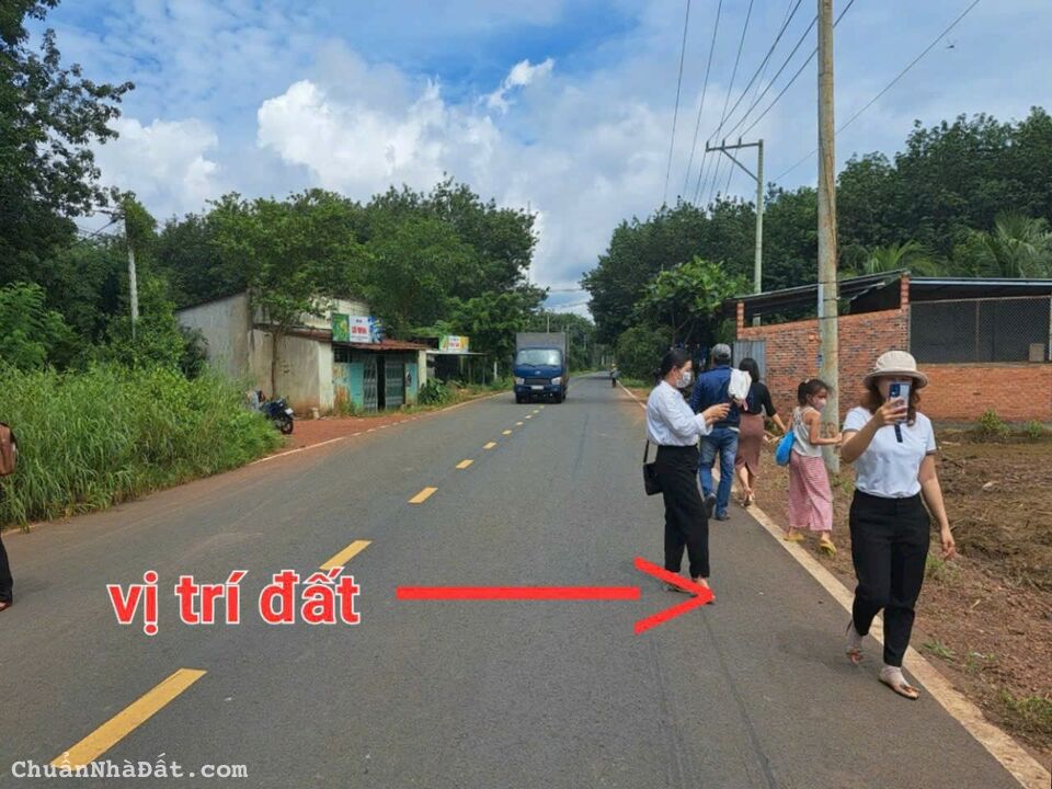 Em còn 1 lô mặt tiền đường 42m giá 655tr bao sổ