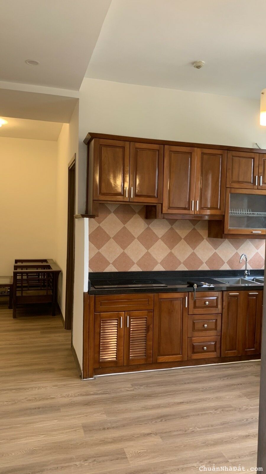 Bán căn hộ chung cư Khu Đô thị mới Nam Trung Yên, Cầu Giấy, DT 57m2, nhà đẹp, view phố