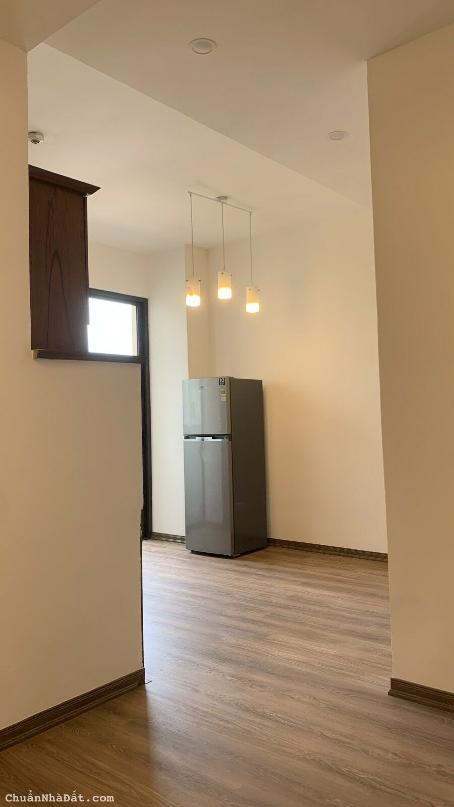 Bán căn hộ chung cư Khu Đô thị mới Nam Trung Yên, Cầu Giấy, DT 57m2, nhà đẹp, view phố