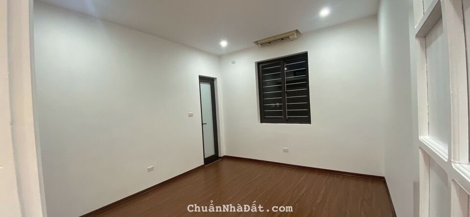 Bán căn hộ chung cư ngõ 67 Phùng Khoang, Nam Từ Liêm, 95m2, 3 ngủ đẹp lô góc ô tô