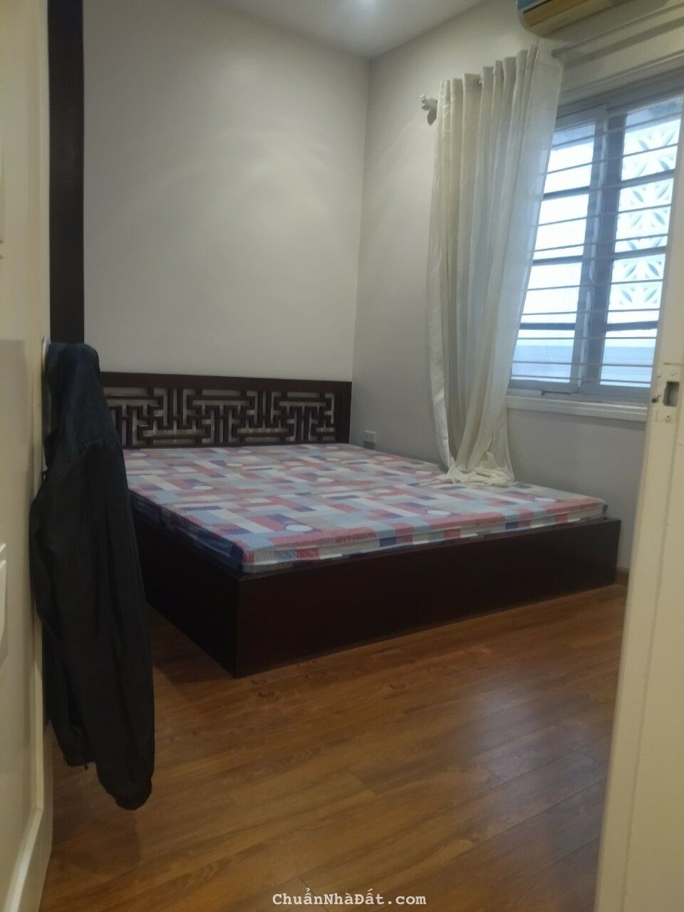 Bán căn hộ tập thể phố Lý Nam Đế, Hoàn Kiếm, 65m2, 2 ngủ, nhà đẹp về ở luôn, gần phố Bán căn hộ tập thể phố Lý Nam Đế, Hoàn Kiếm, 65m2, 2 ngủ, nhà đẹp về ở luôn, gần phố