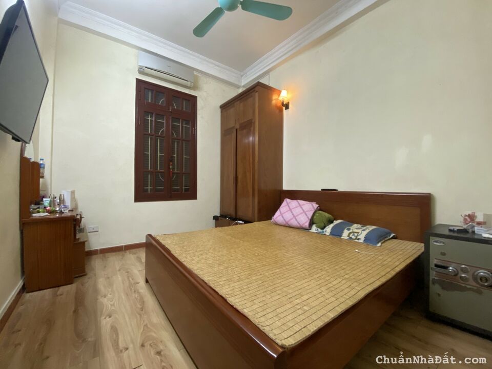 Bán nhà Thịnh Hào 1, Đống Đa nhà đẹp dân xây, 5 tầng, gần ô tô tránh, sổ đẹp chính chu