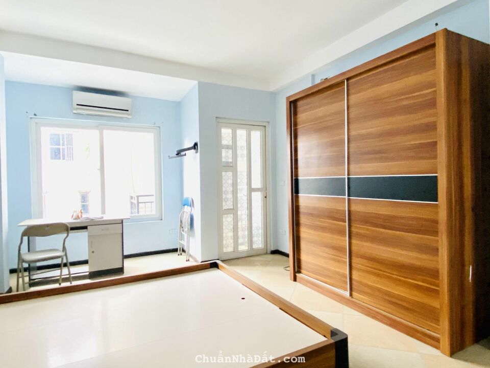 Bán nhà Thịnh Hào 1, Đống Đa nhà đẹp dân xây, 5 tầng, gần ô tô tránh, sổ đẹp chính chu