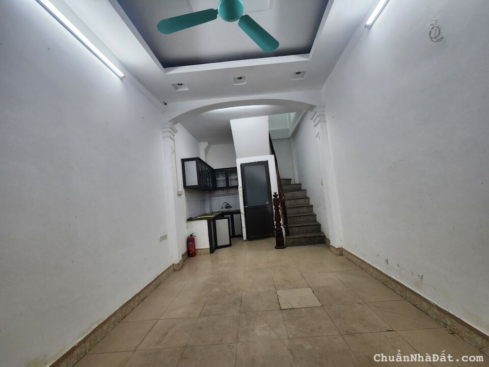 Bán gấp nhà ngõ Trại Cá Trương Định, Hai Bà Trưng, gần phố, ngõ rộng thông, gần ô tô