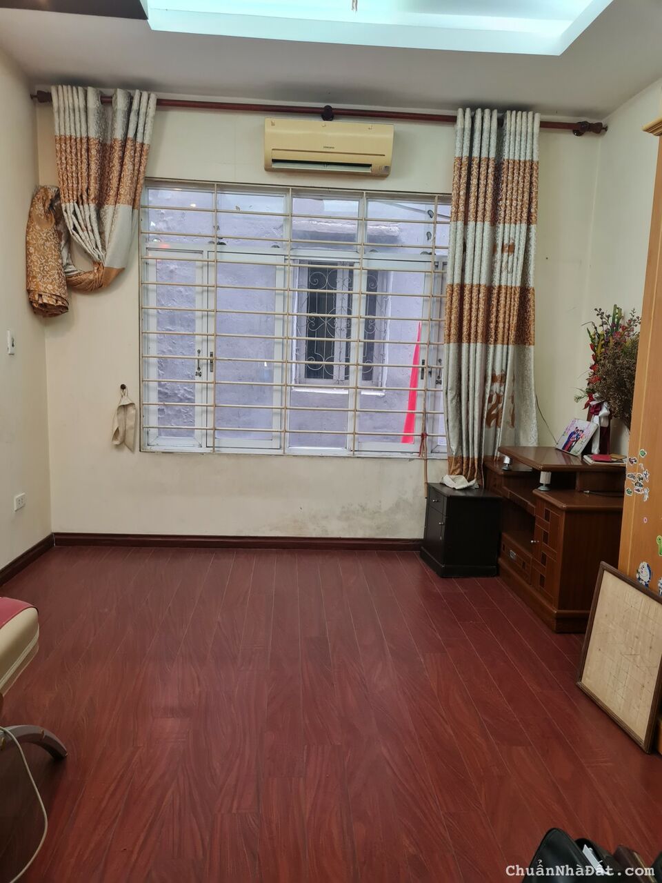 Hơn 3 tỷ! Bán nhà phố Hào Nam, Đống Đa, nhà dân xây, ngõ thông, 27m, 5 tầng