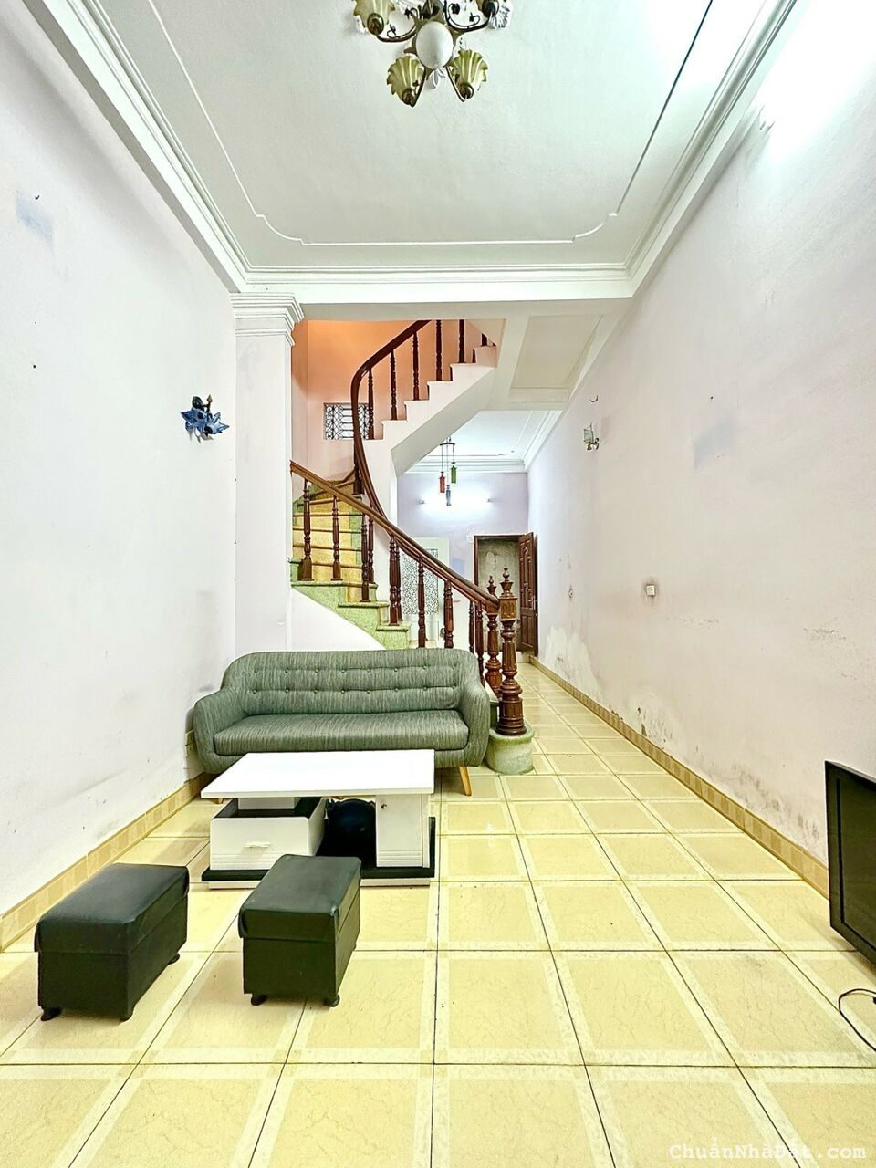 Bán nhà phố Hào Nam, Đống Đa, nhà dân xây, ngõ thông, gần phố, 35m2, 6 tầng 