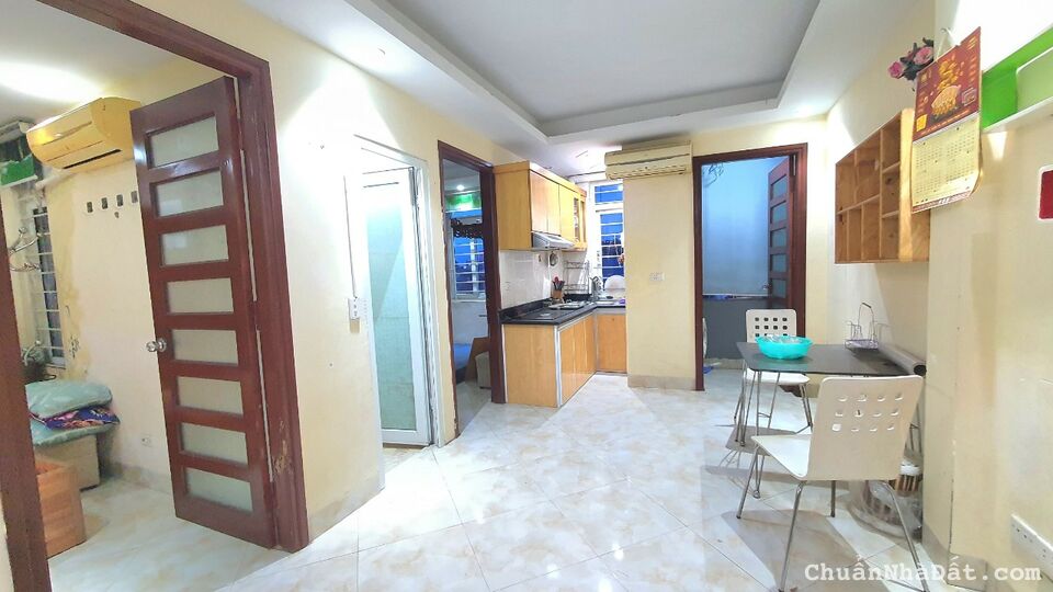 Bán chung cư phố Hào Nam, Đống Đa, căn góc DT 50m2, 2 ngủ ở luôn, sổ hồng trao tay Bán chung cư phố Hào Nam, Đống Đa, căn góc DT 50m2, 2 ngủ ở luôn, sổ hồng trao tay