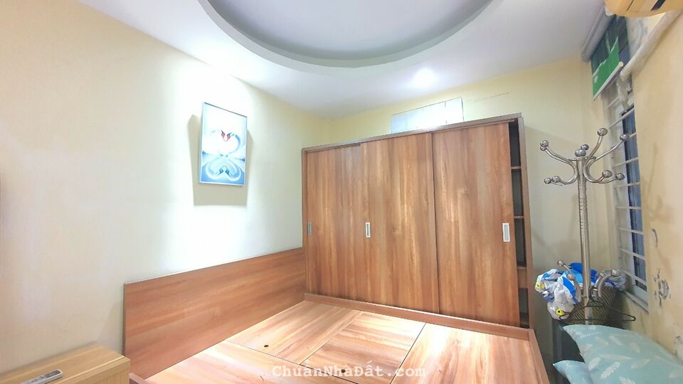 Bán chung cư phố Hào Nam, Đống Đa, căn góc DT 50m2, 2 ngủ ở luôn, sổ hồng trao tay Bán chung cư phố Hào Nam, Đống Đa, căn góc DT 50m2, 2 ngủ ở luôn, sổ hồng trao tay