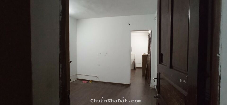Bán nhà phố Lương Định Của, Đống Đa, dân xây, ô tô, 40m2, 2 ngủ, 2 mặt thoáng, 5.25 tỷ