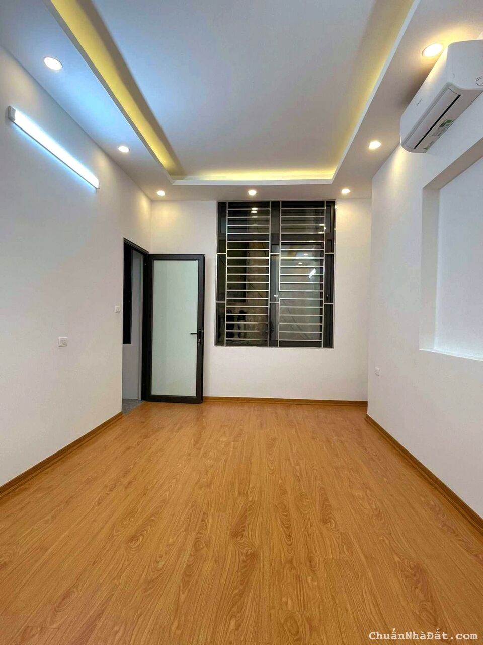 Bán nhà phố Phương Mai, Đống Đa, nhà đẹp ở luôn, ngõ rộng, gần ô tô, 30m, 4 tầng