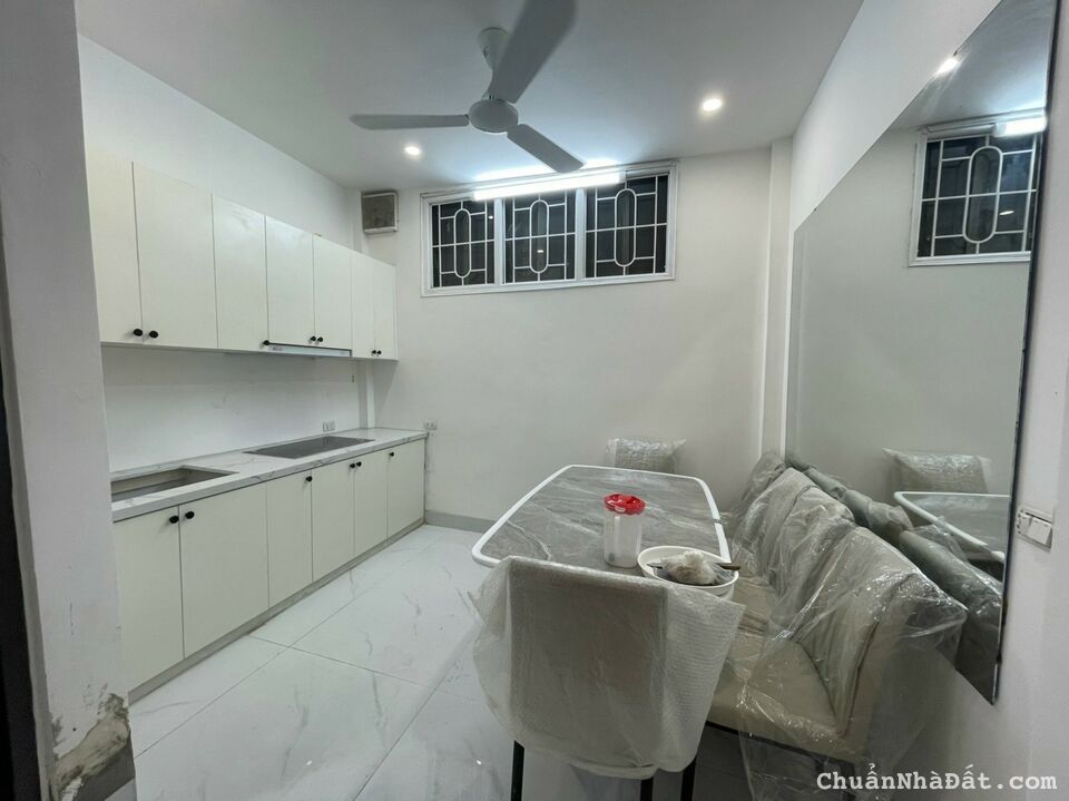 Bán nhà phố Thái Hà, Đống Đa, phân lô, ô tô tránh, 2 mặt thoáng, KD, 40m2, 4T