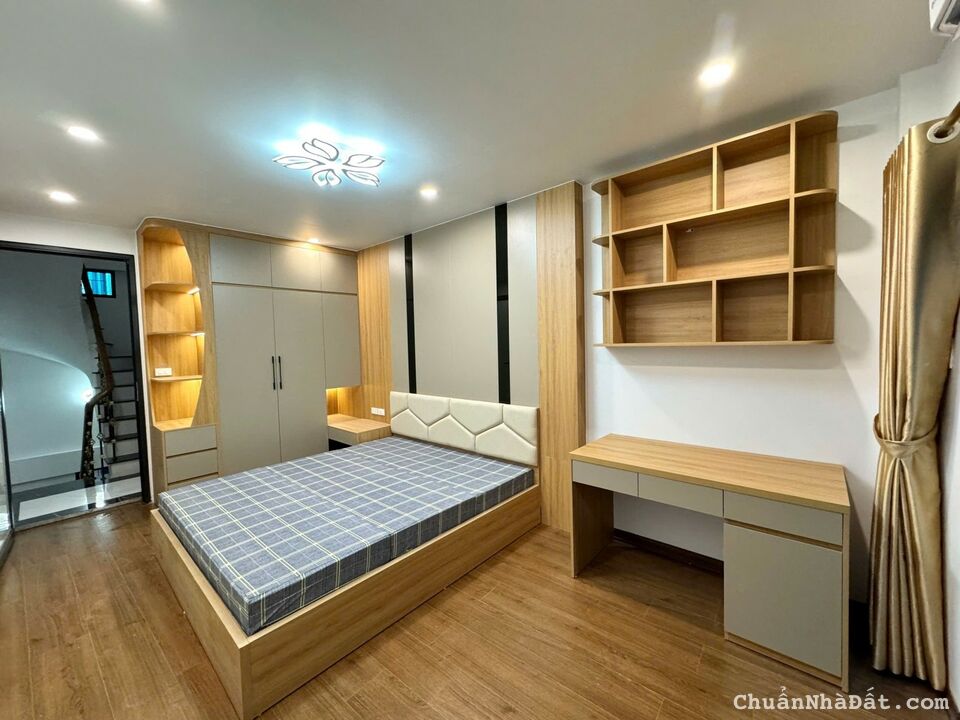 Bán gấp nhà phố Tôn Đức Thắng, Đống Đa, nội thất xịn, 2 mặt thoáng, cực gần phố