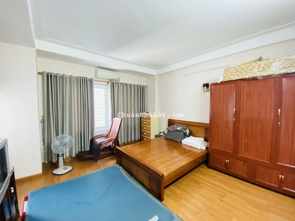 Bán gấp nhà Tôn Đức Thắng, Đống Đa, lô góc, vị trí cực đẹp, gần ngay ô tô tránh Bán gấp nhà Tôn Đức Thắng, Đống Đa, lô góc, vị trí cực đẹp, gần ngay ô tô tránh