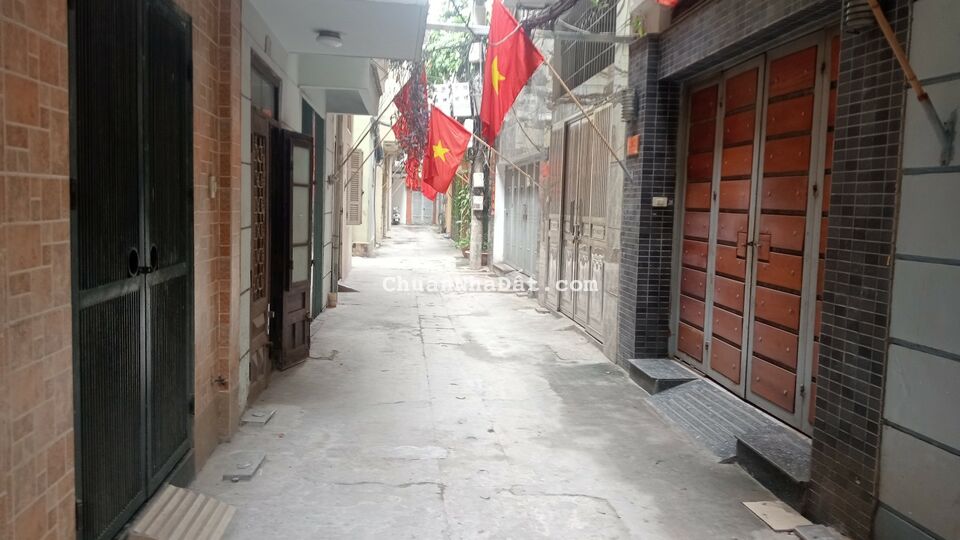 Bán gấp nhà phố Tôn Đức Thắng, Đống Đa, nhà dân xây lô góc, mặt tiền rộng, gần ô tô tránh