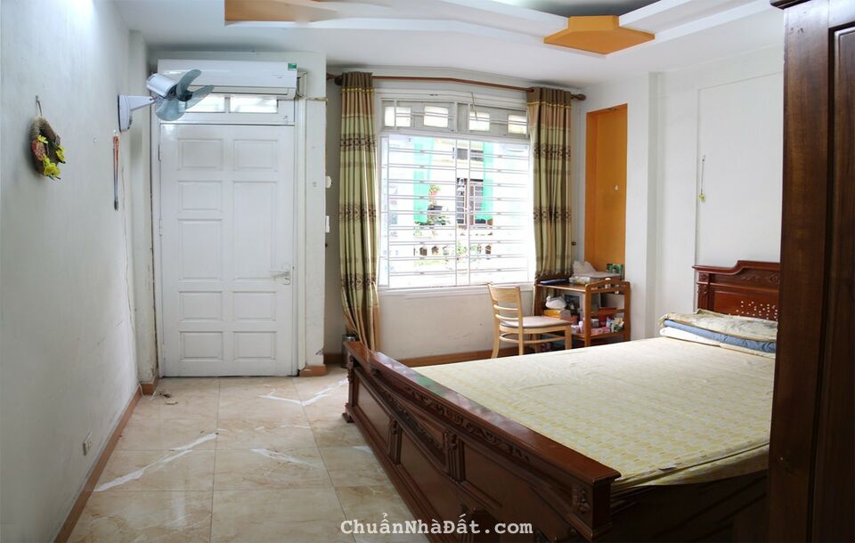 Bán nhà phố Vũ Ngọc Phan, Đống Đa, nhà đẹp dân xây, mặt tiền rộng, ở sướng, 42m,5T